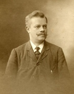 Georges Yvetot w 1912 roku, autor "Instrukcji dla żołnierzy"